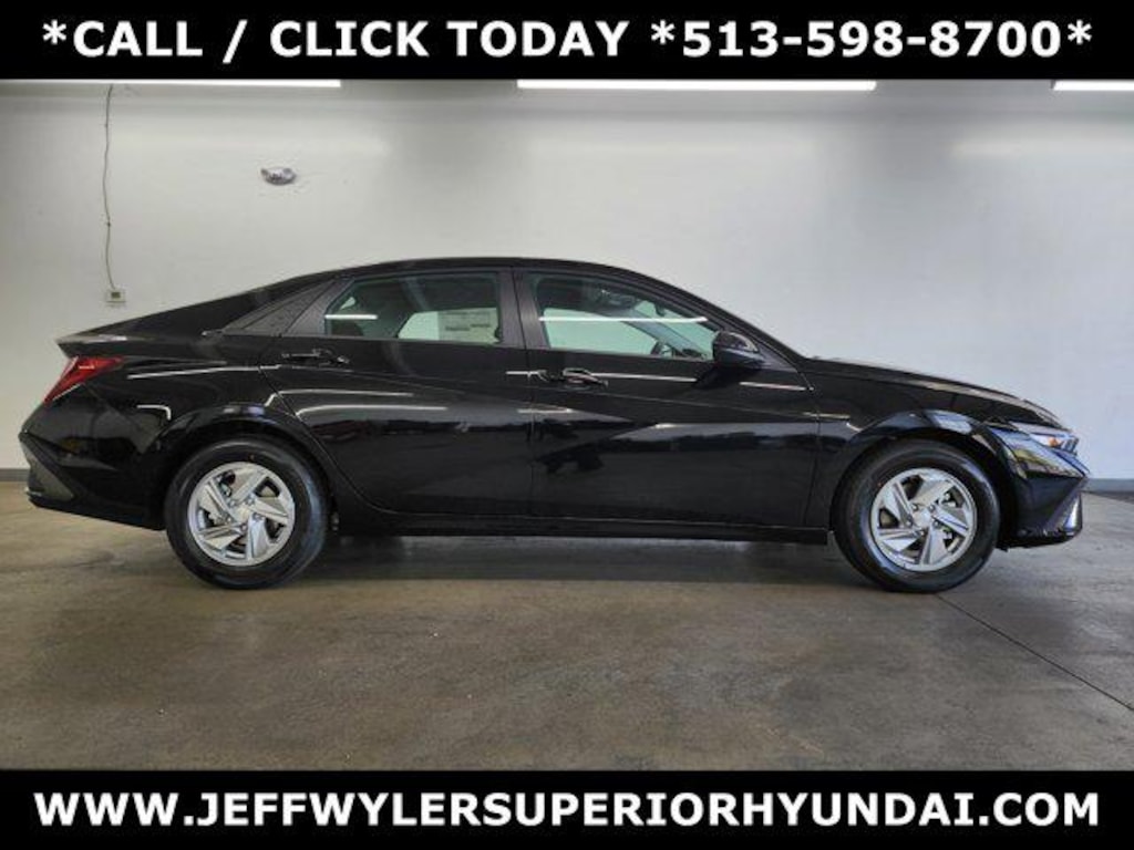 New 2026 Hyundai Elantra SE Sedan