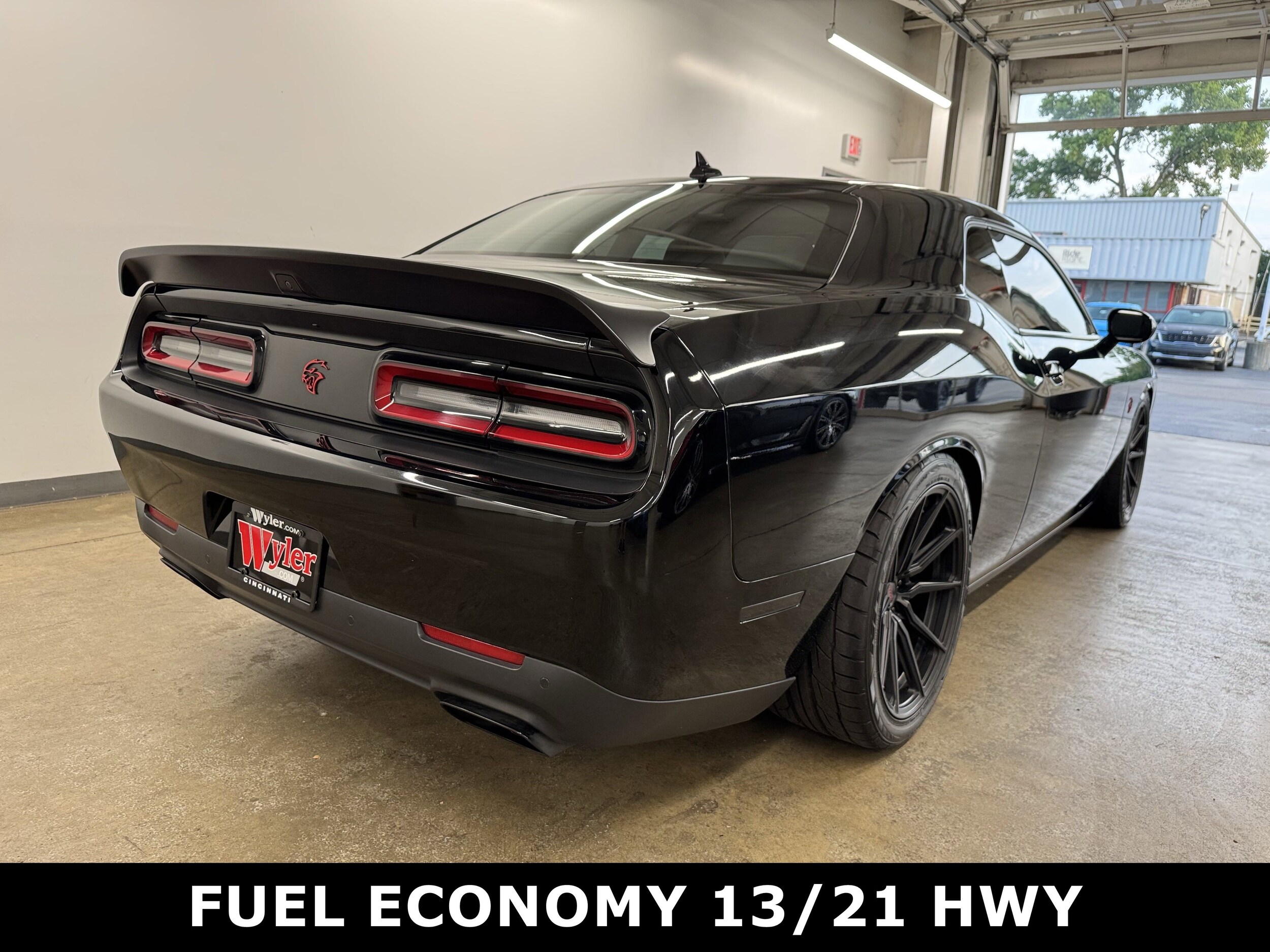 2016 Dodge Challenger SRT8 Hellcat photo 3