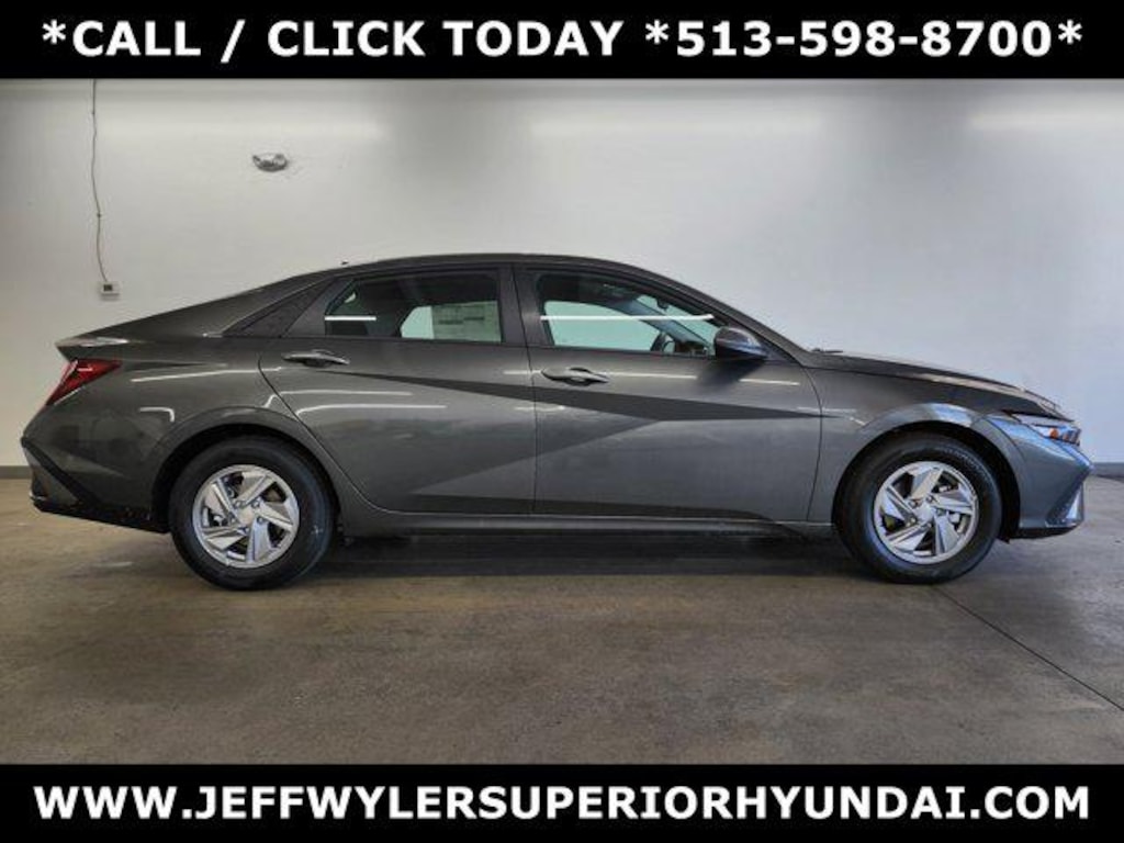 New 2026 Hyundai Elantra SE Sedan