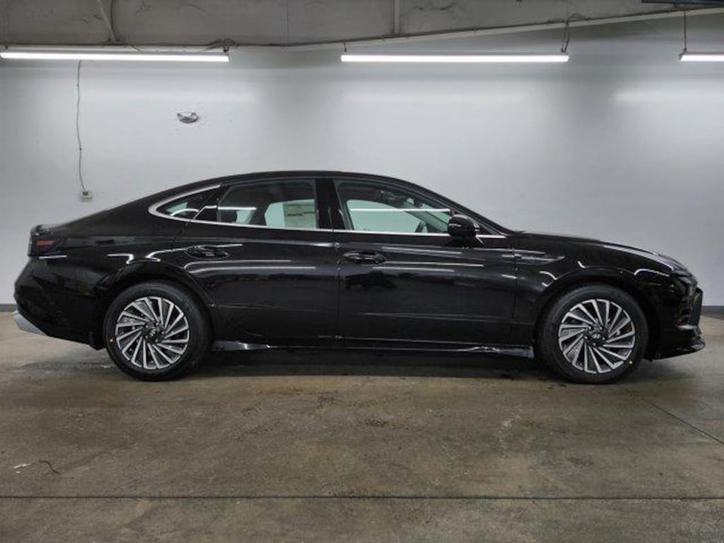 New 2026 Hyundai Sonata Hybrid SEL Sedan