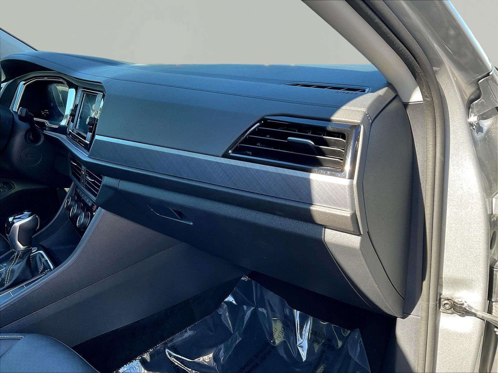 2024 Volkswagen Jetta SE - Photo 28