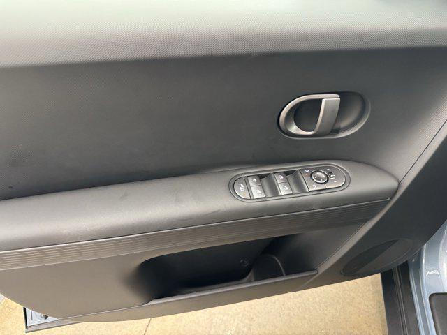 2025 Hyundai IONIQ 5 SE - Photo 14