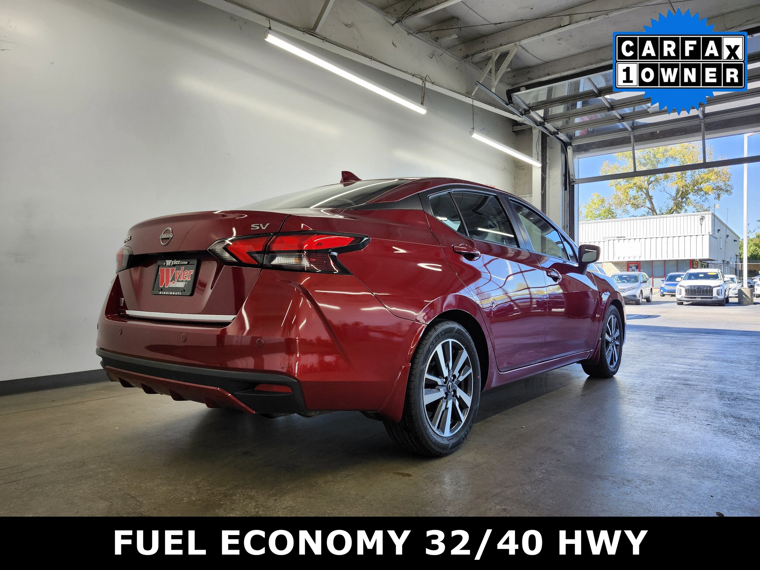 2023 Nissan Versa 1.6 SV photo 2