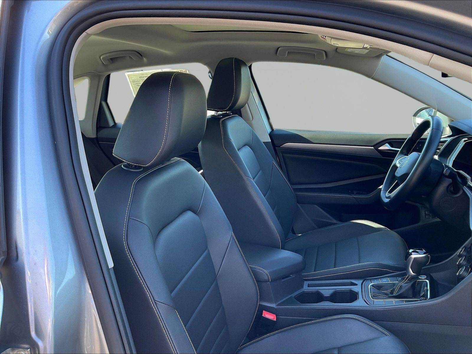2024 Volkswagen Jetta SE - Photo 31