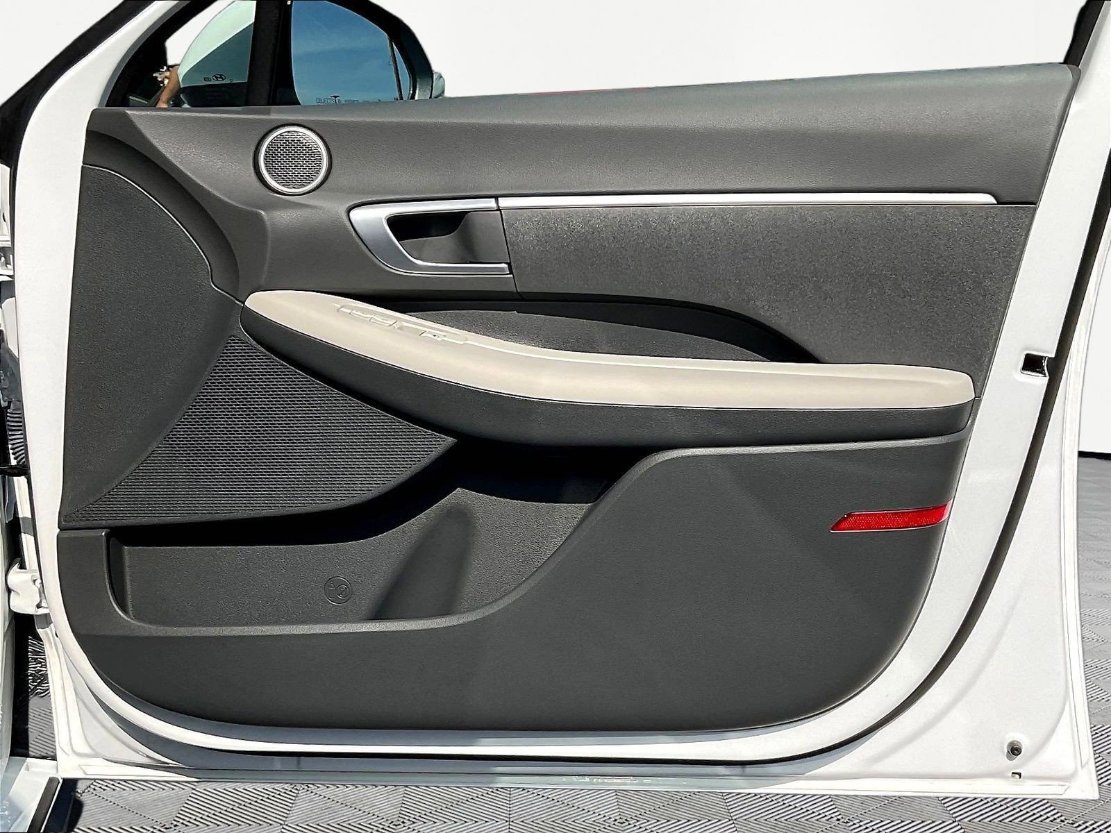 2025 Hyundai Sonata SE - Photo 27