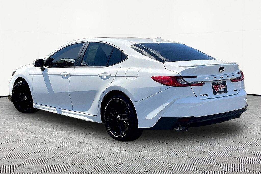 Used 2025 Toyota Camry SE Sedan