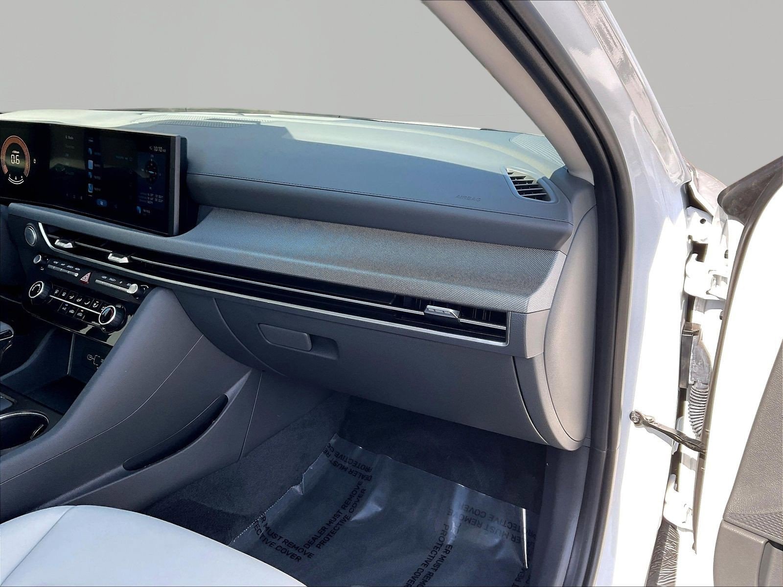 2025 Hyundai Sonata SE - Photo 26