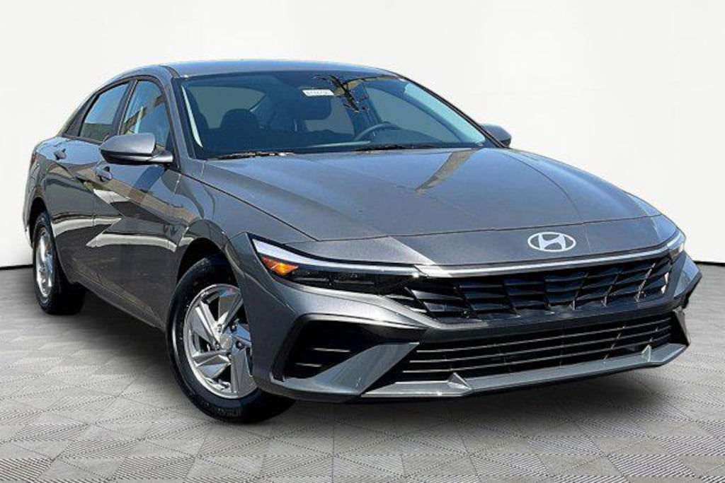 New 2026 Hyundai Elantra SE Sedan