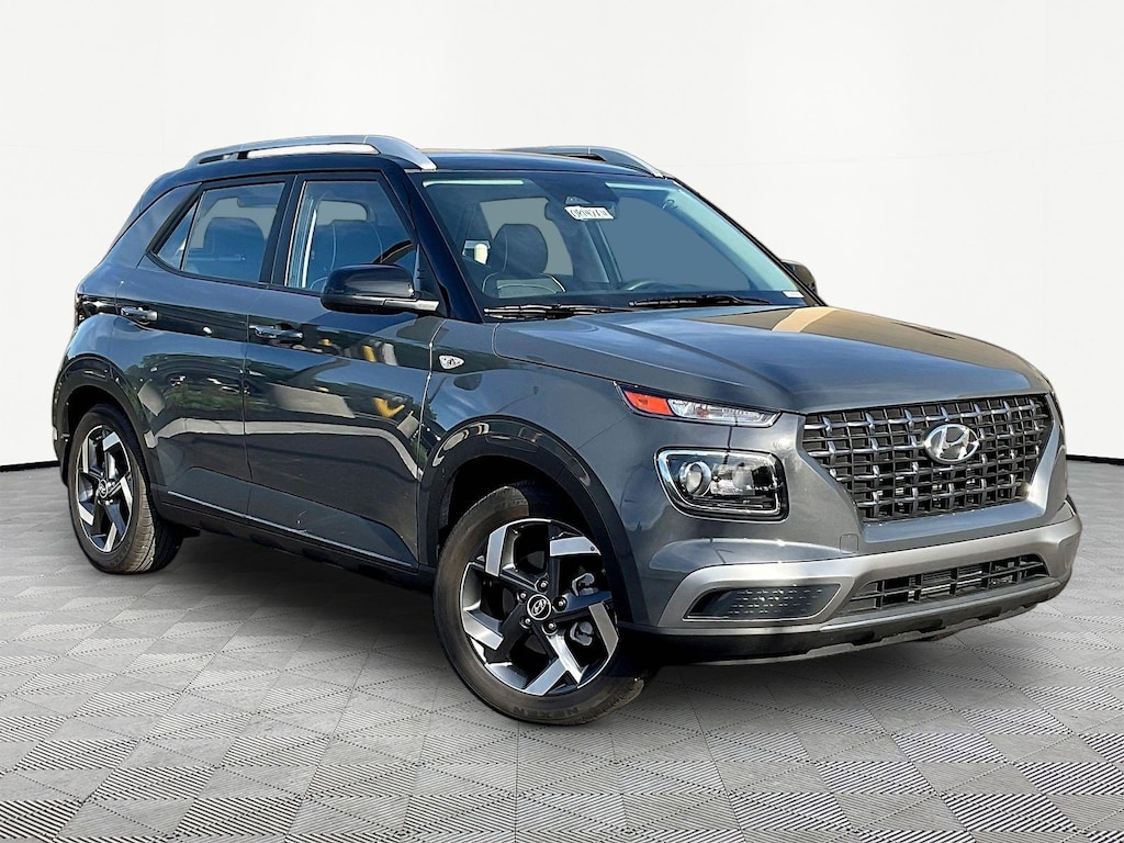 Used 2026 Hyundai Venue SEL w/Two-Tone Roof SUV