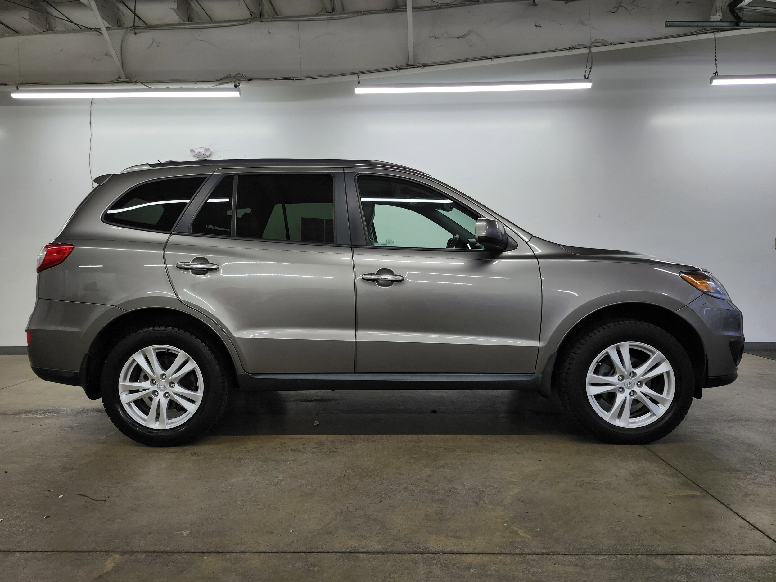 2012 Hyundai Santa Fe Limited photo 2