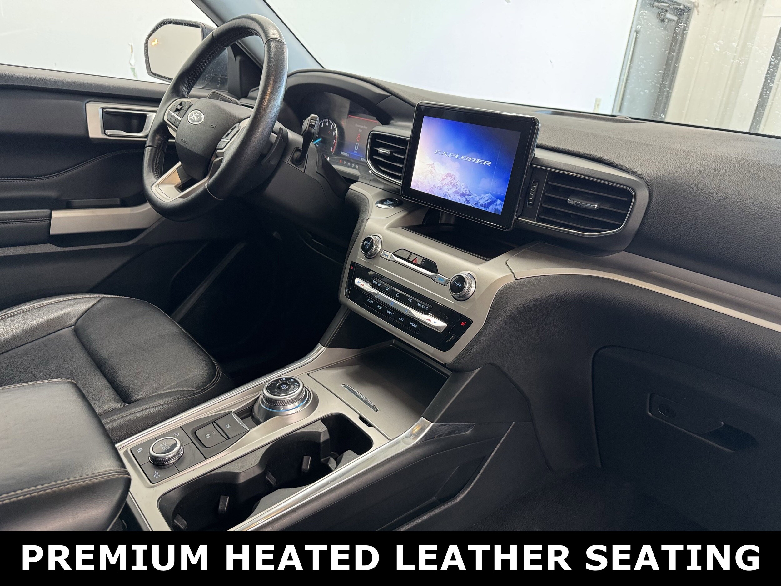 2020 Ford Explorer XLT photo 3