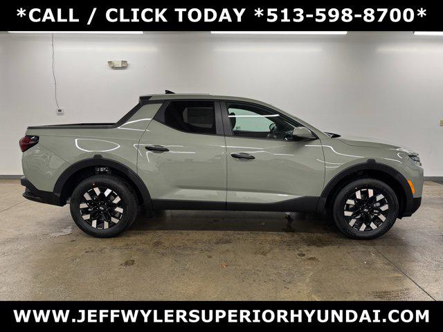 2025 Hyundai Santa Cruz SE photo 2