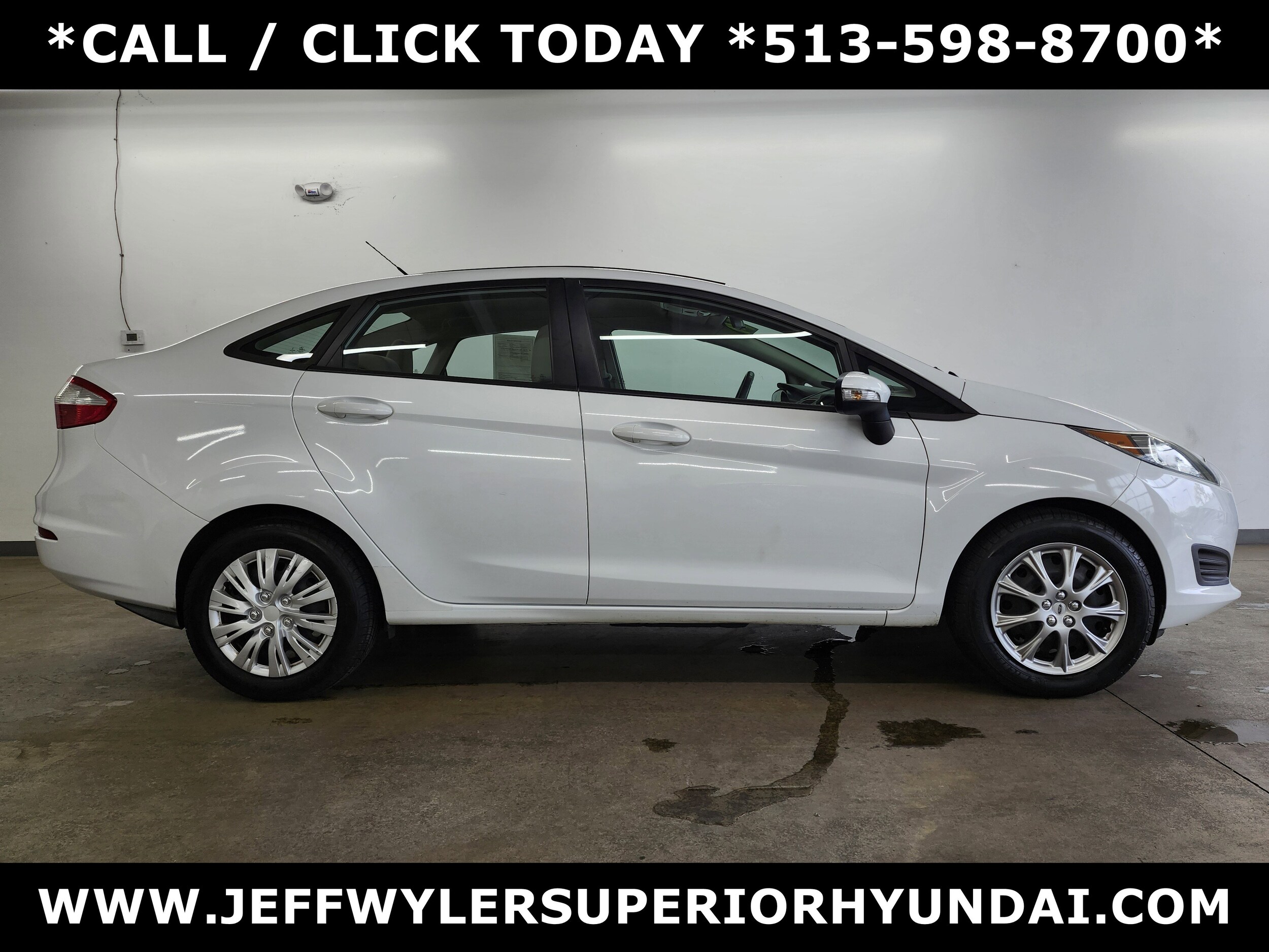 2014 Ford Fiesta SE photo 2