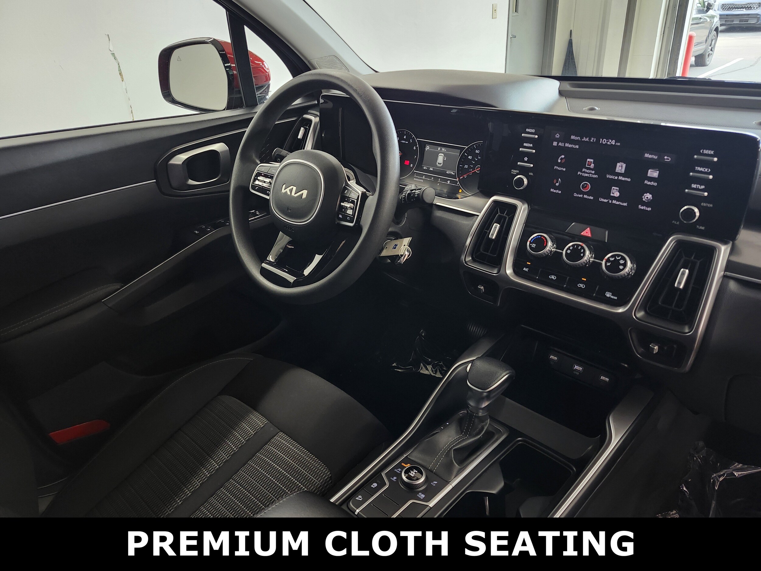 2023 Kia Sorento LX photo 2