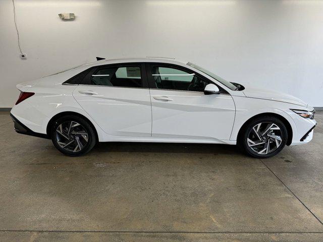 2025 Hyundai Elantra Limited photo 2