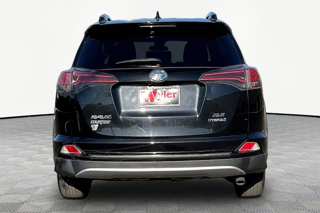 Used 2017 Toyota RAV4 Hybrid XLE SUV