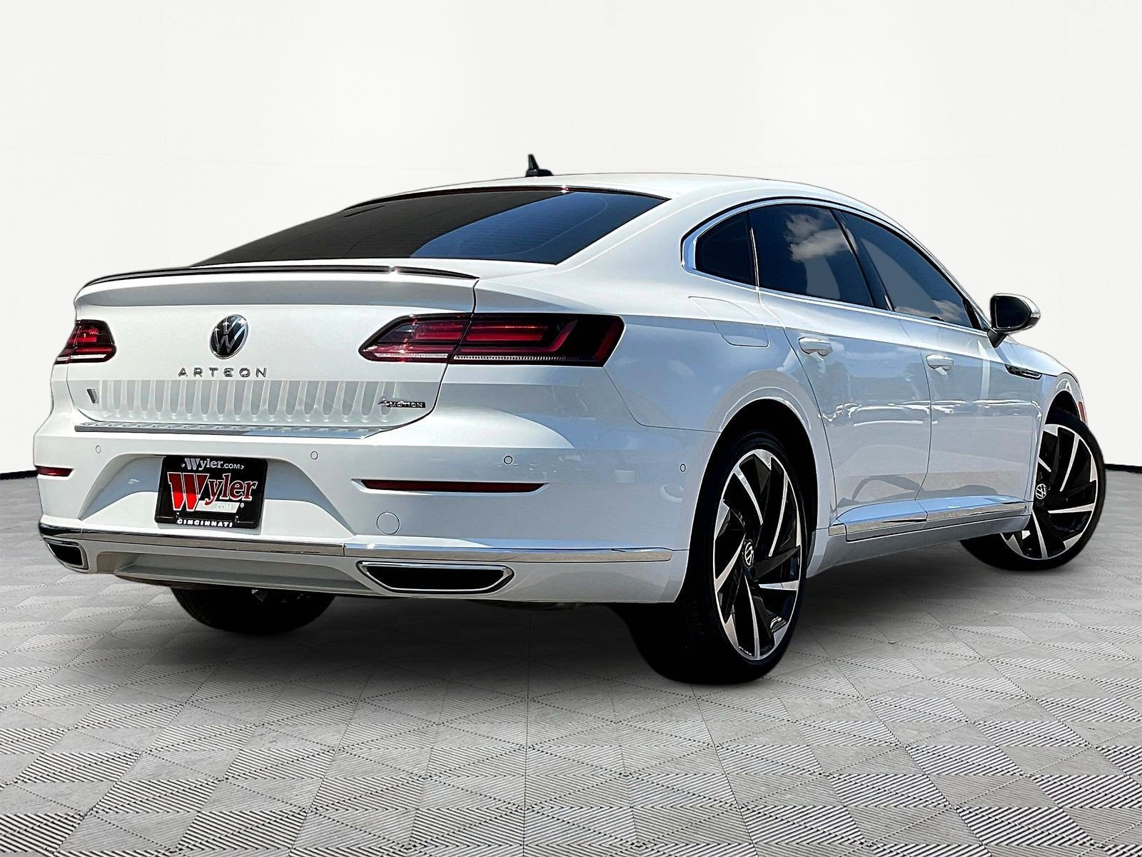2023 Volkswagen Arteon SEL Premium R-Line - Photo 8
