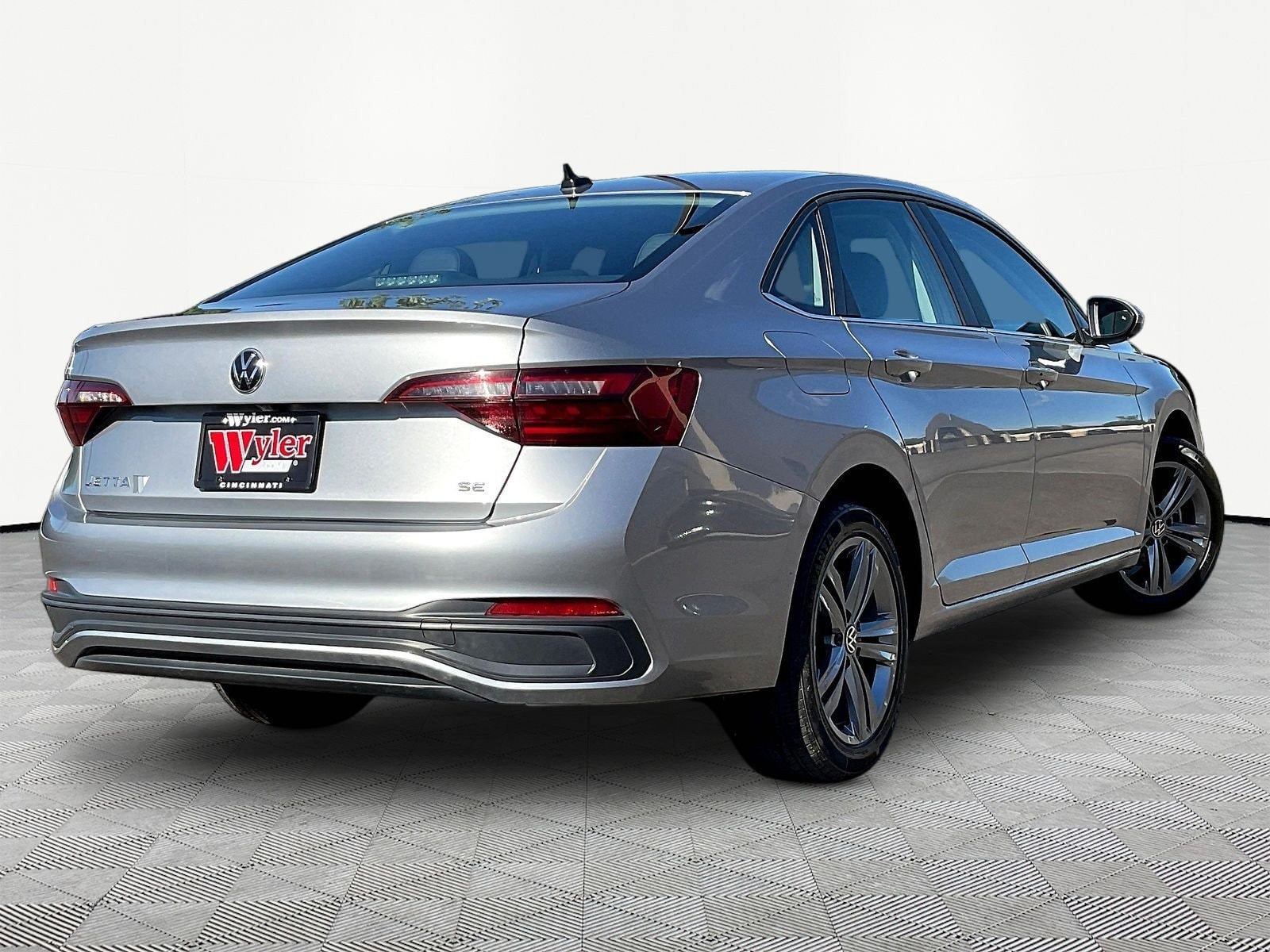 2024 Volkswagen Jetta SE - Photo 8