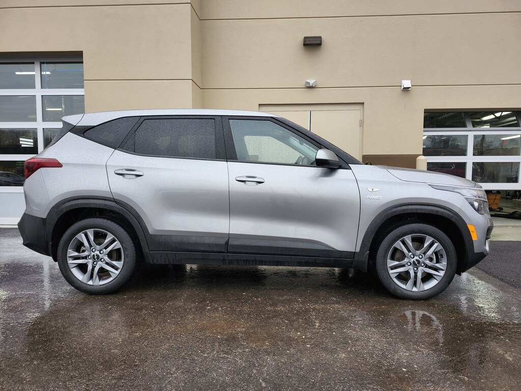 Used 2023 Kia Seltos LX SUV