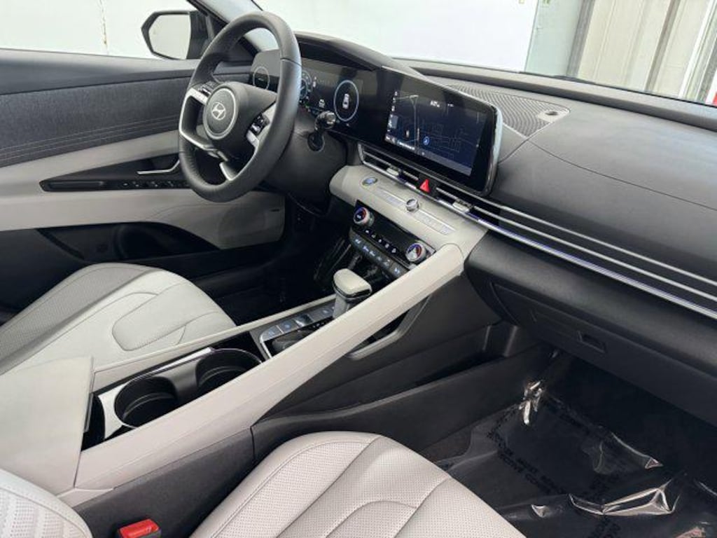 New 2025 Hyundai Elantra Hybrid Limited Sedan