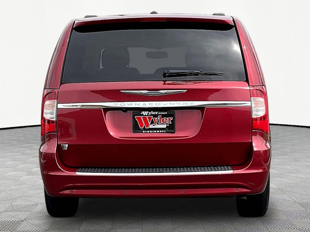 Used 2013 Chrysler Town & Country Touring-L Van