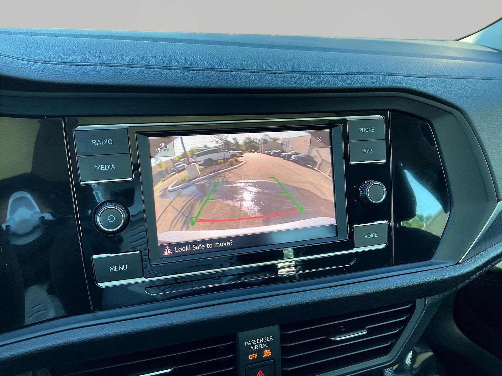 2024 Volkswagen Jetta SE - Photo 16