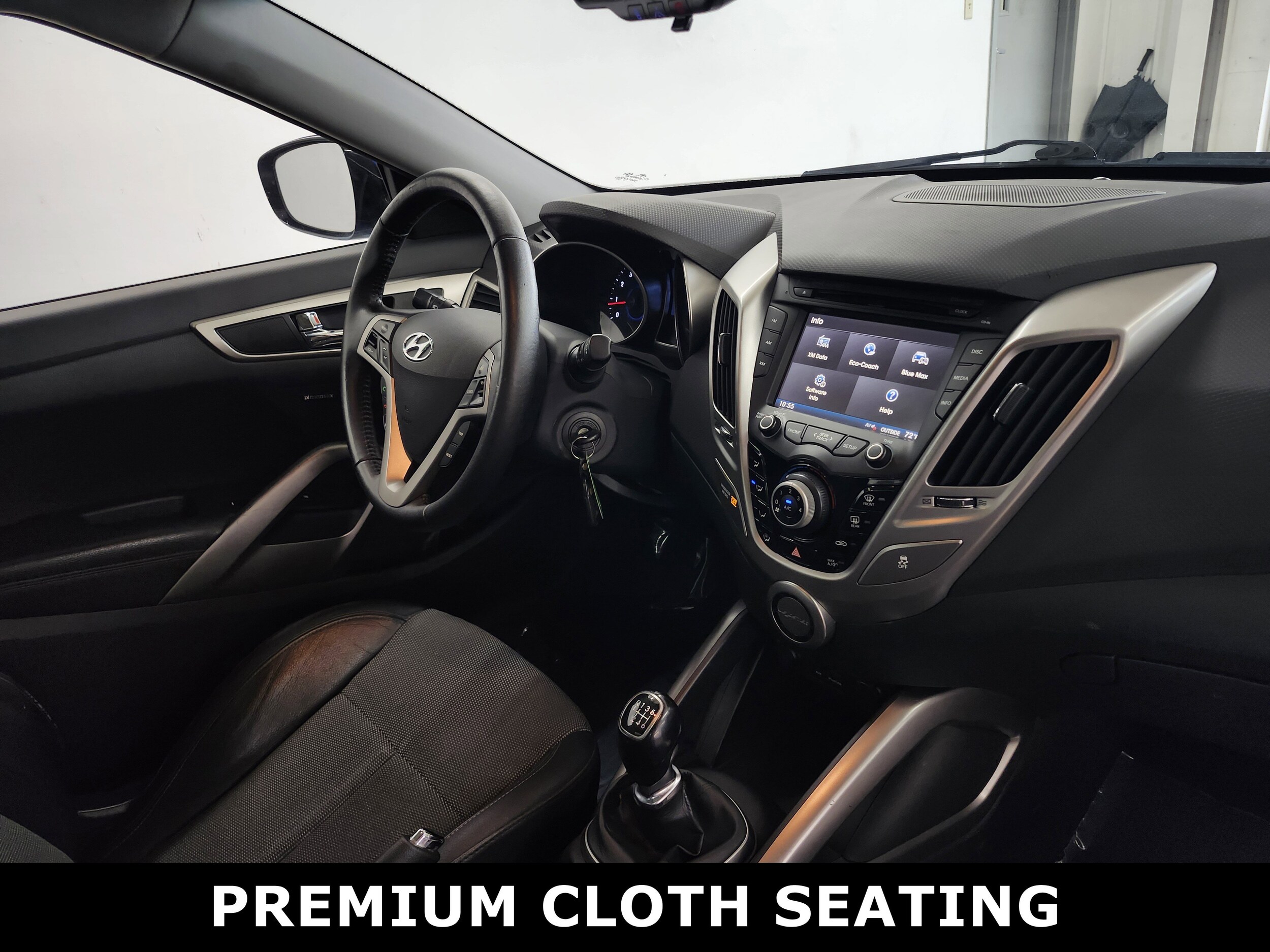 2013 Hyundai Veloster Base photo 4