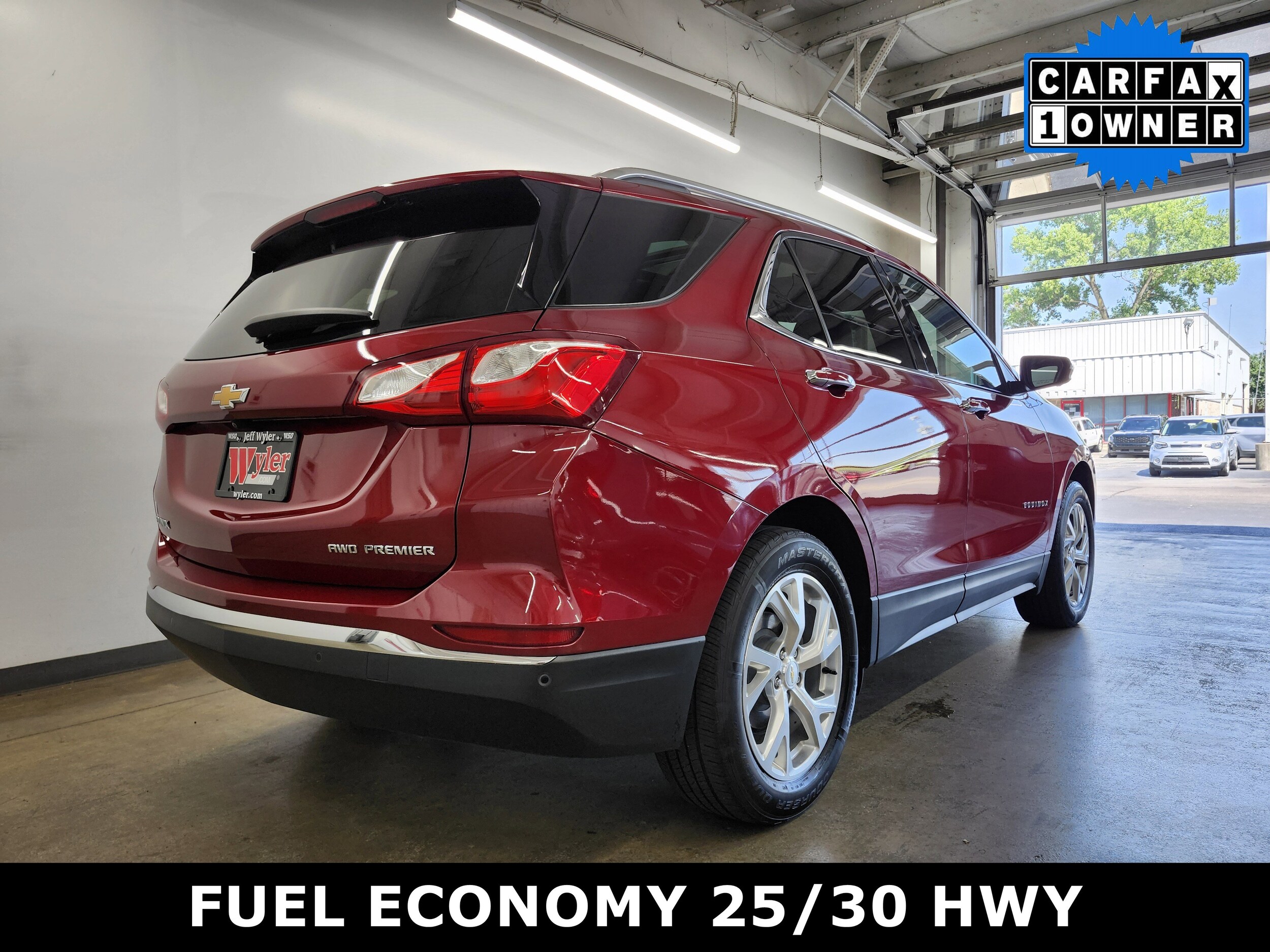 2021 Chevrolet Equinox Premier photo 3