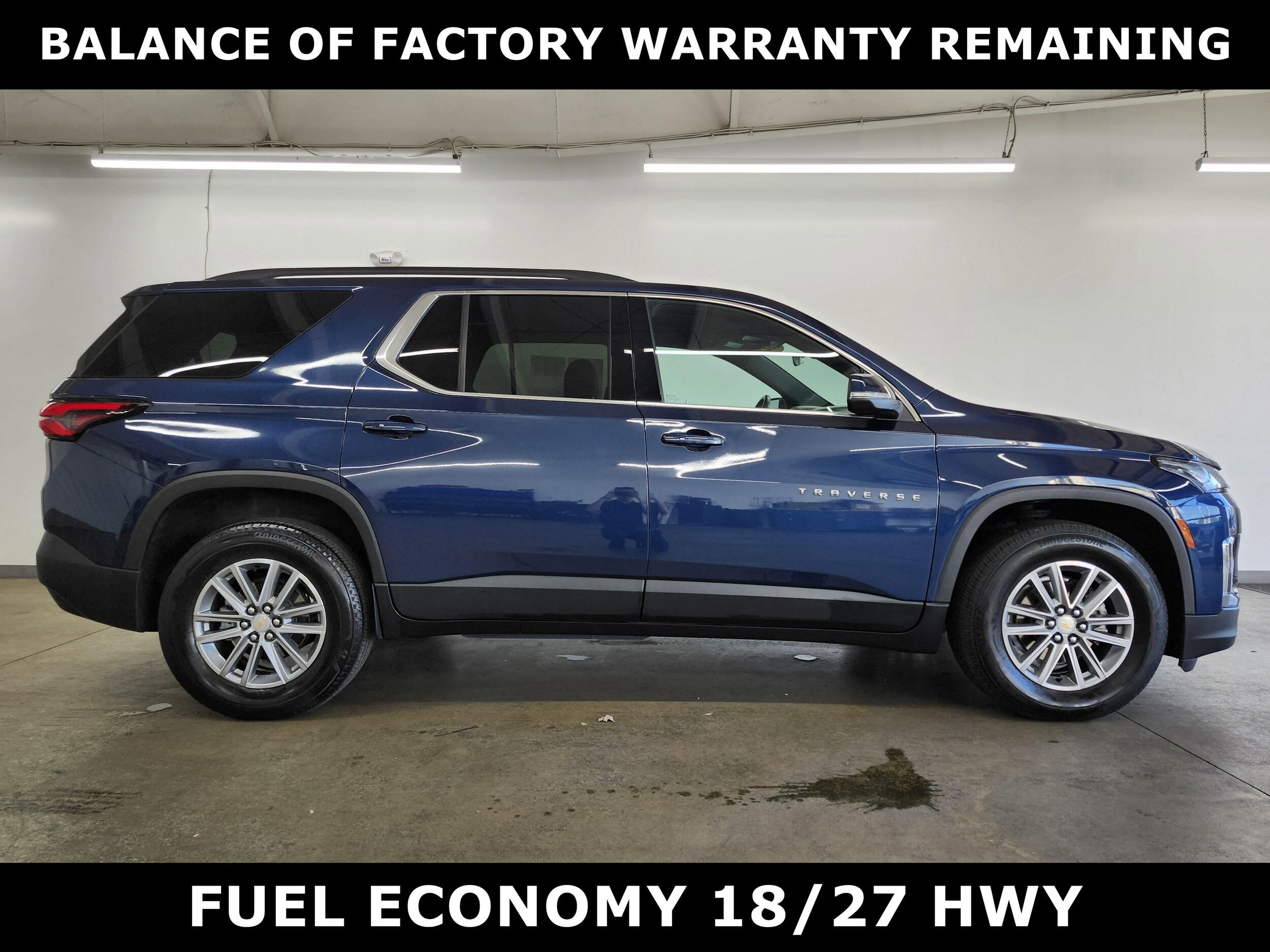 2023 Chevrolet Traverse Cloth 1LT photo 2