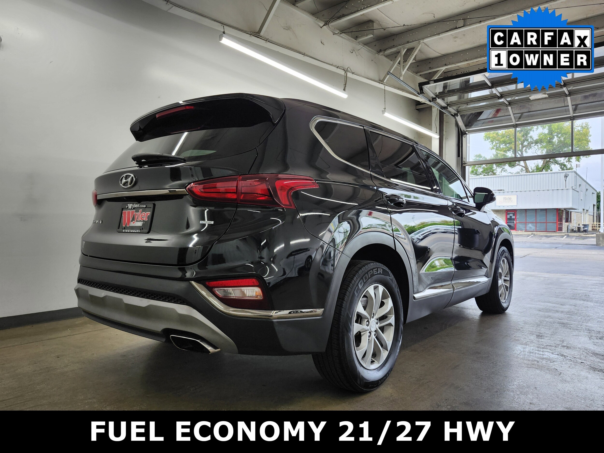 2019 Hyundai Santa Fe SEL photo 3
