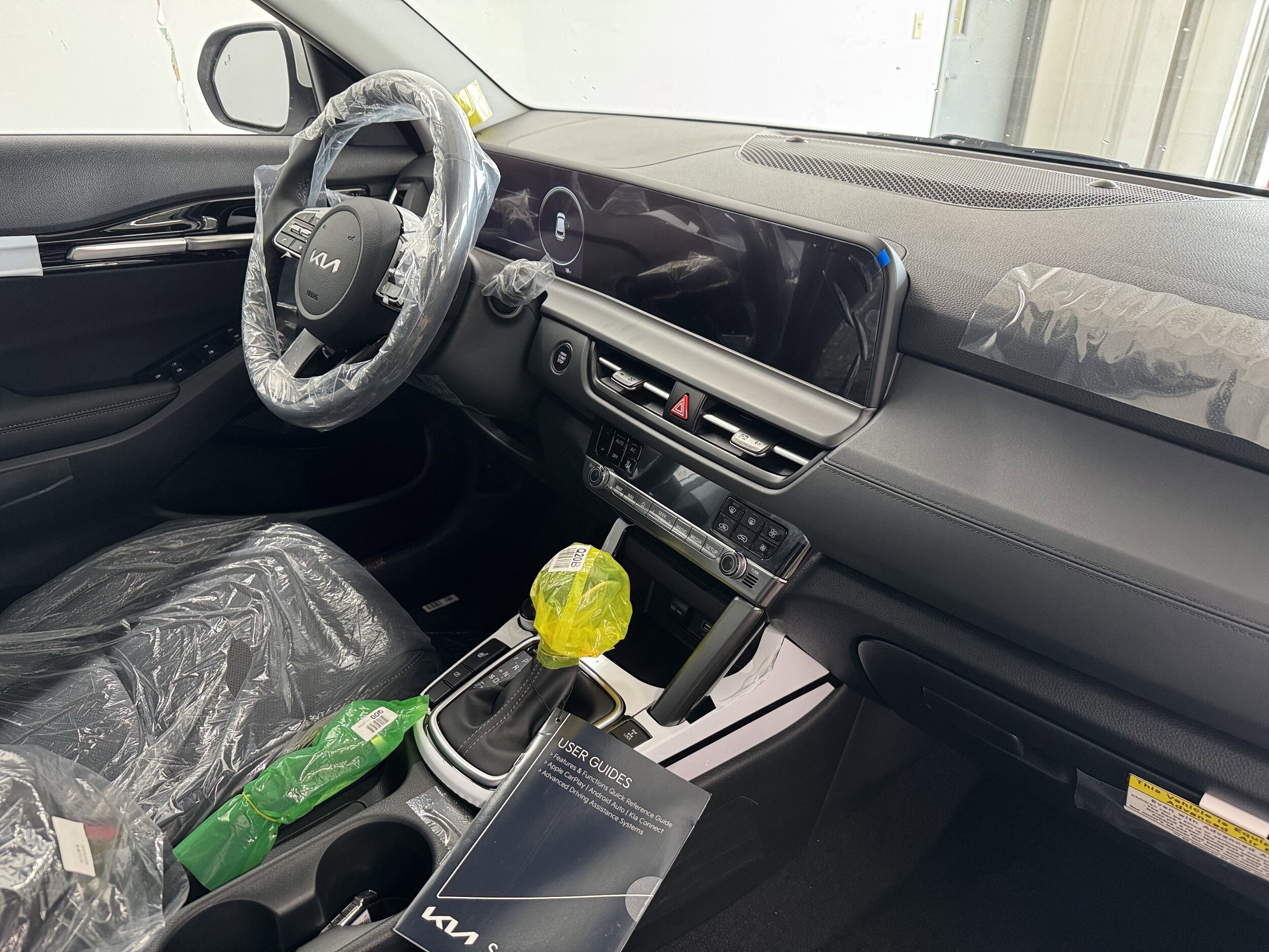 2026 Kia Seltos EX photo 2