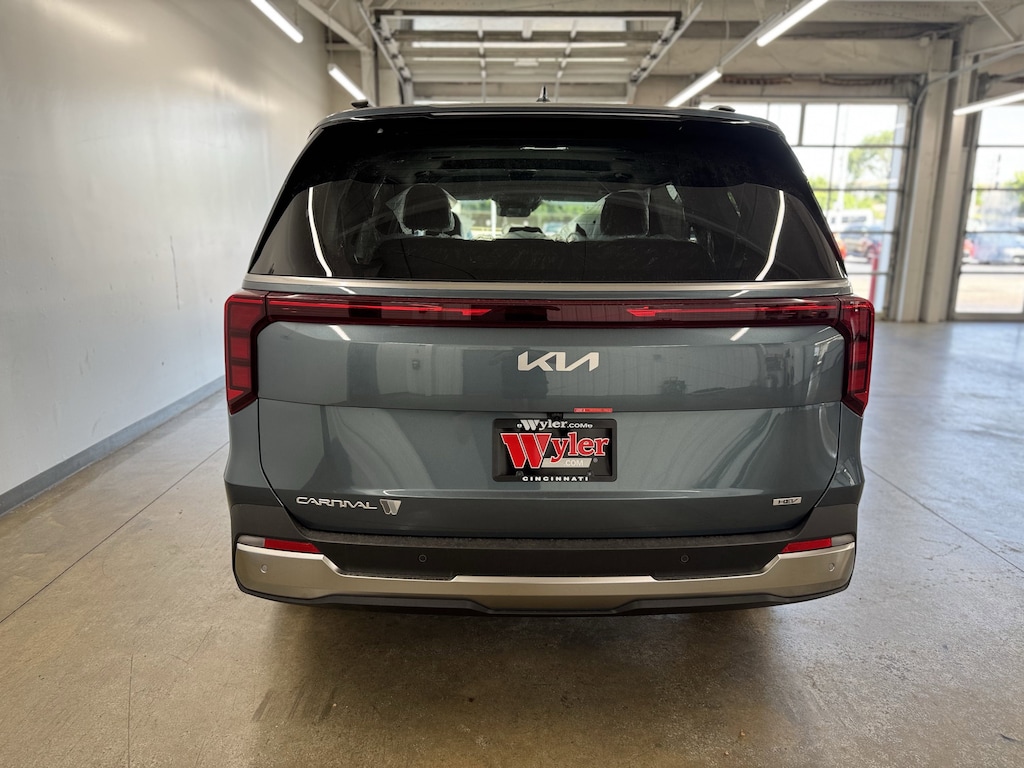 New 2026 Kia Carnival Hybrid SX Van Passenger Van