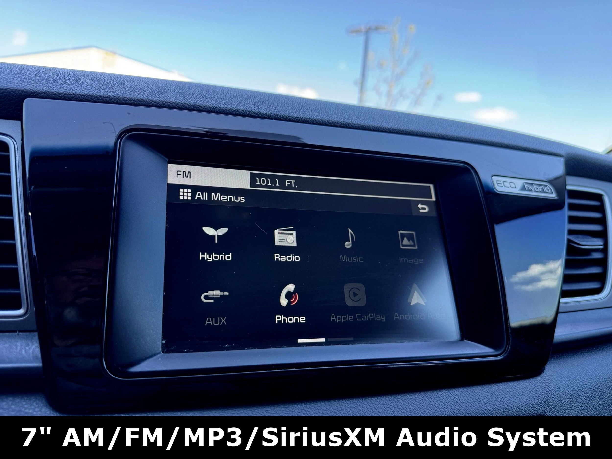 2017 Kia Niro LX photo 4