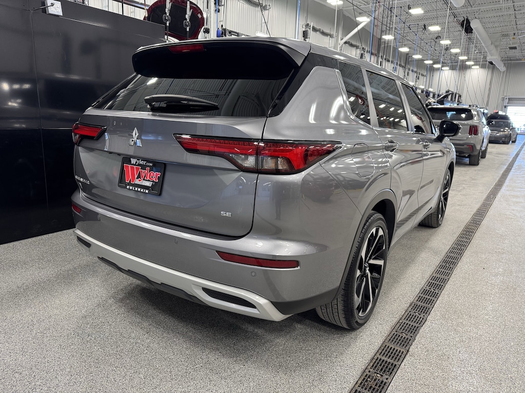 Used 2022 Mitsubishi Outlander SE CUV