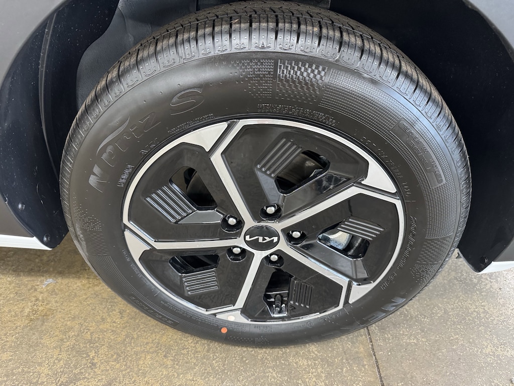 New 2025 Kia Niro EX SUV