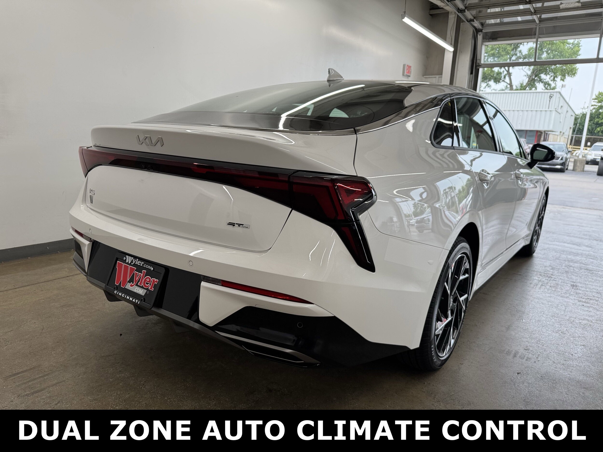 2026 Kia K5 GT-Line photo 3