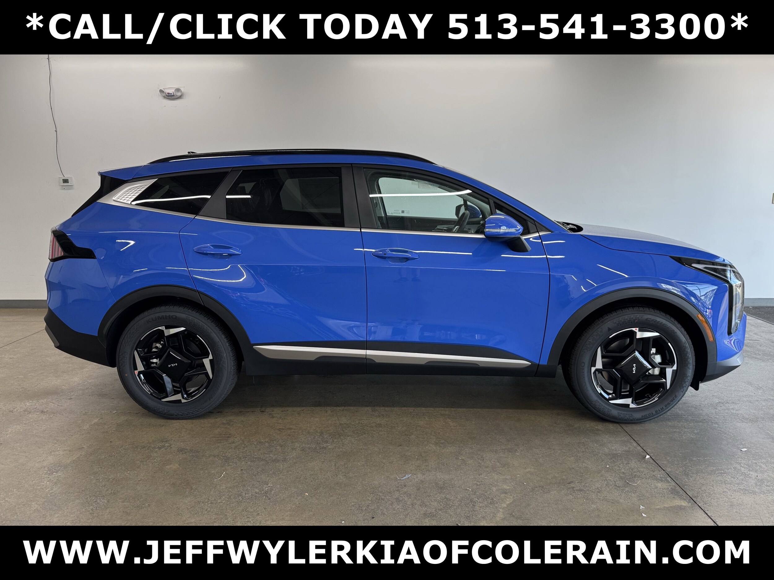 2026 Kia Sportage EX photo 2