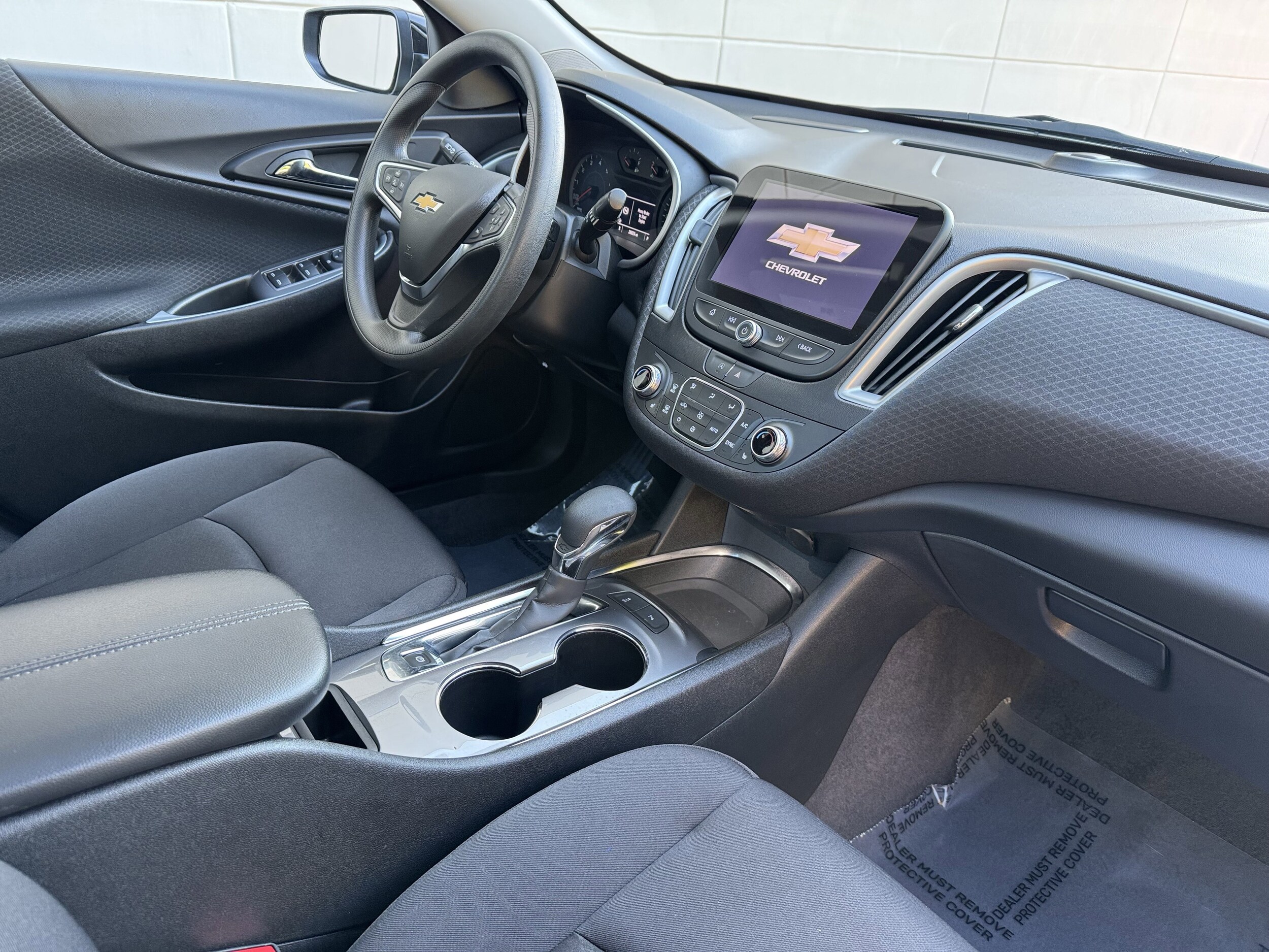 2024 Chevrolet Malibu 1LT photo 3