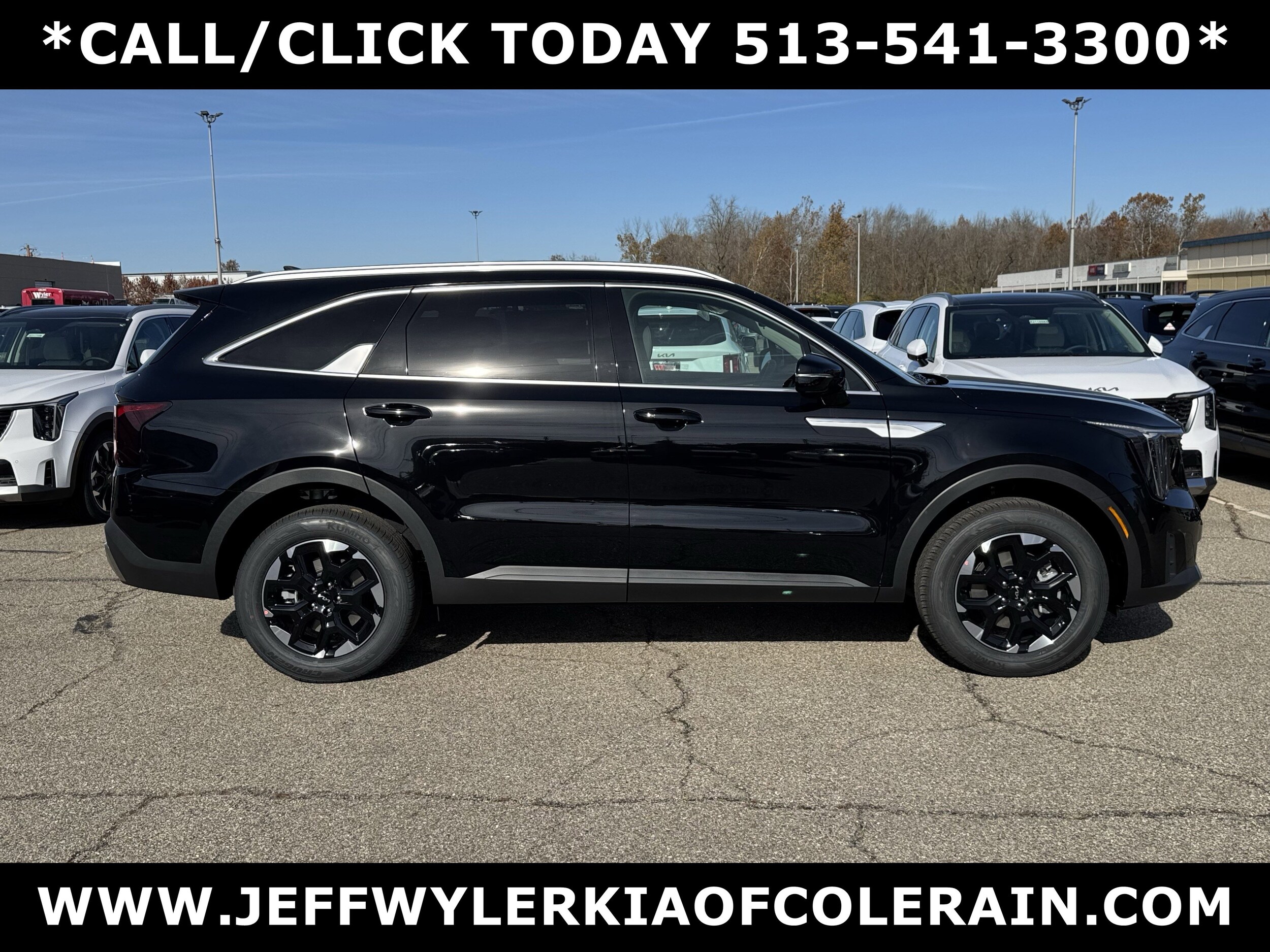 2026 Kia Sorento S photo 2