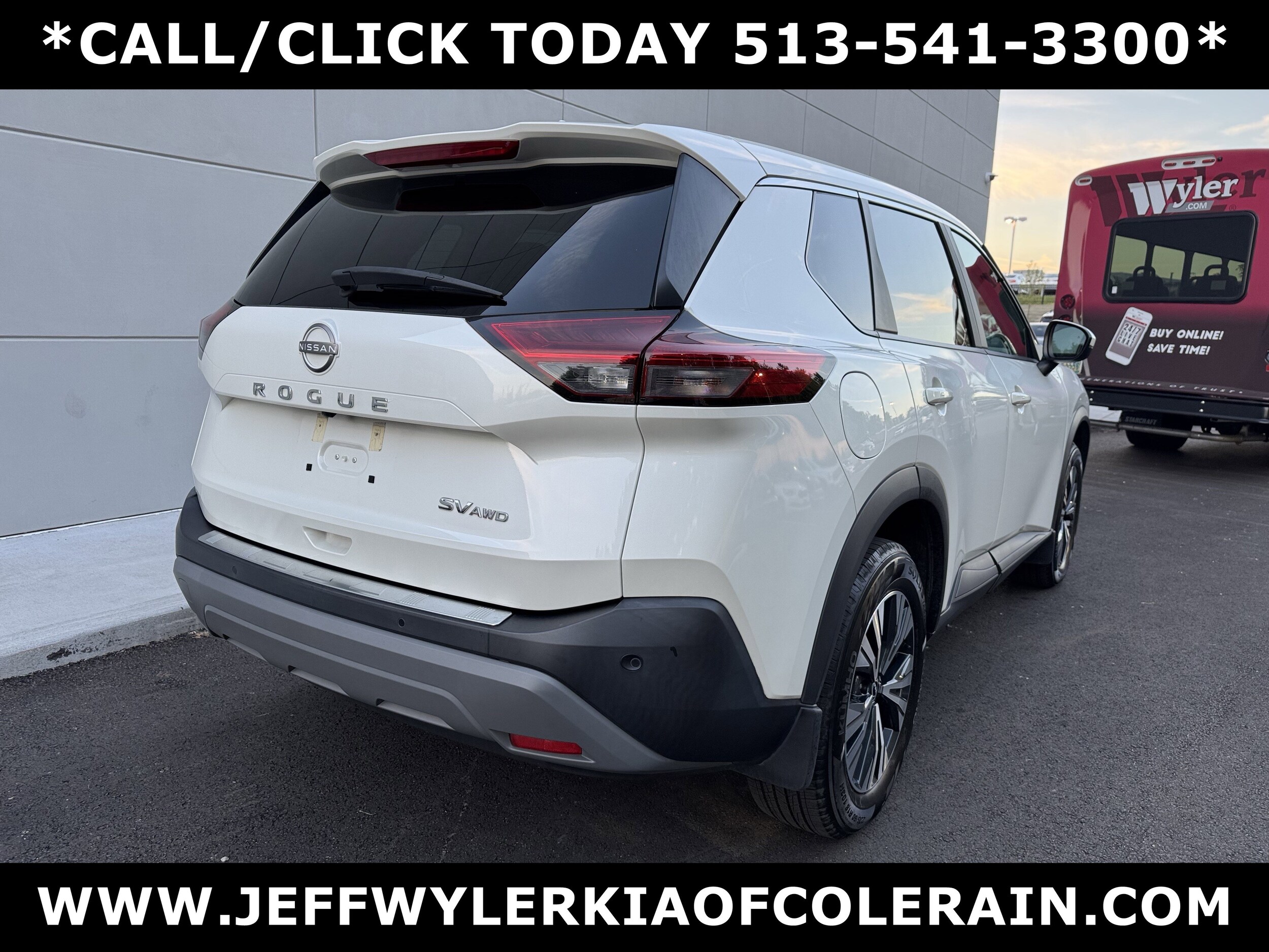2023 Nissan Rogue SV photo 3