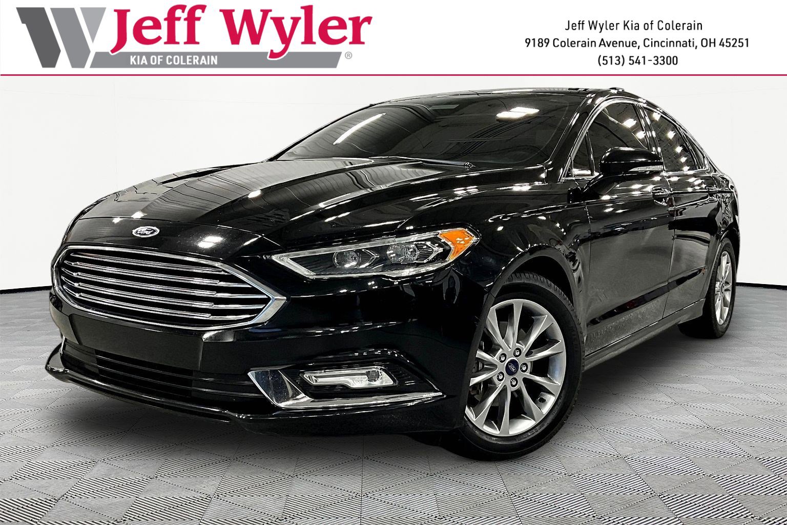 2017 Ford Fusion SE FWD's photo