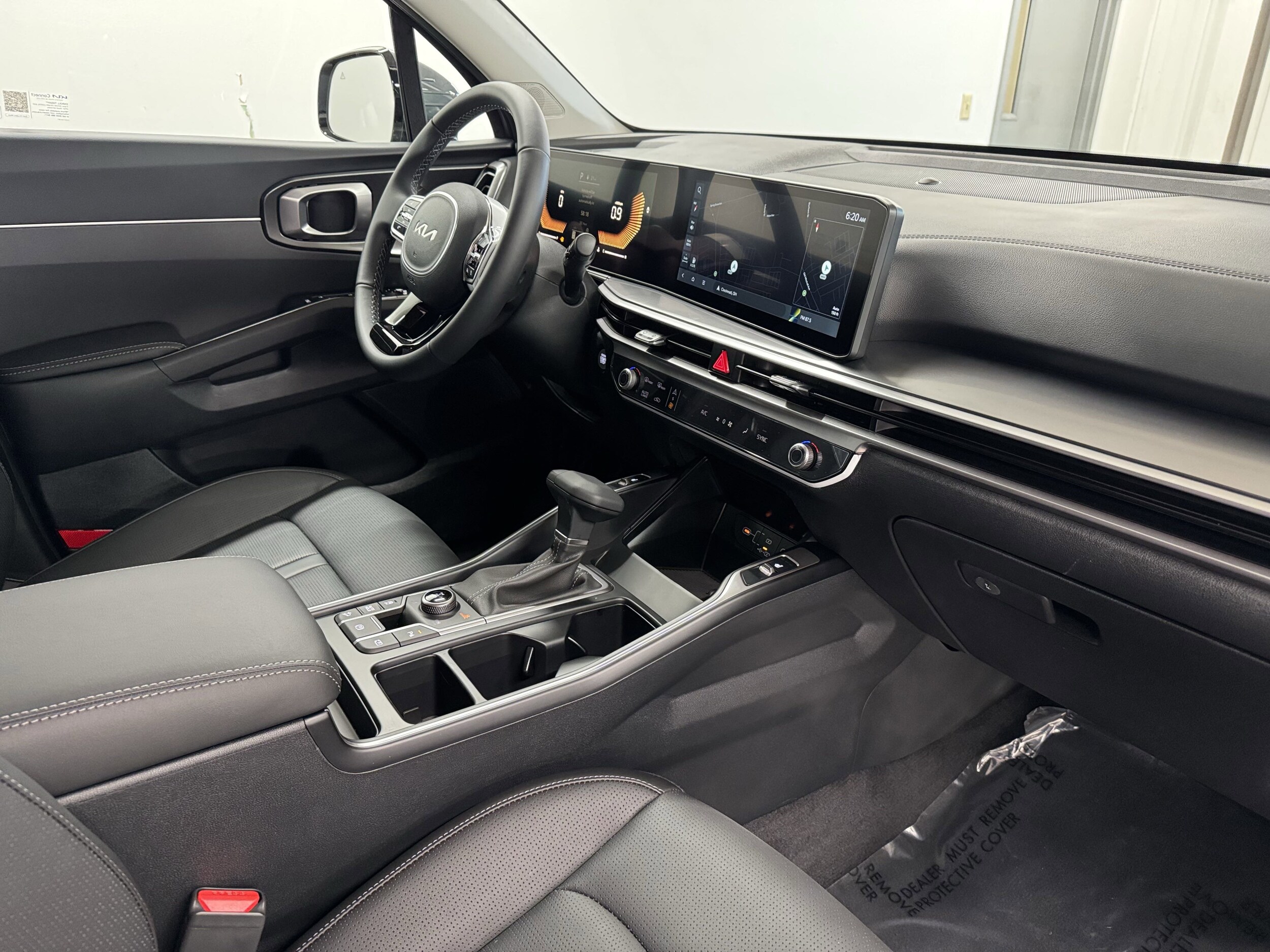 2025 Kia Sorento S photo 4