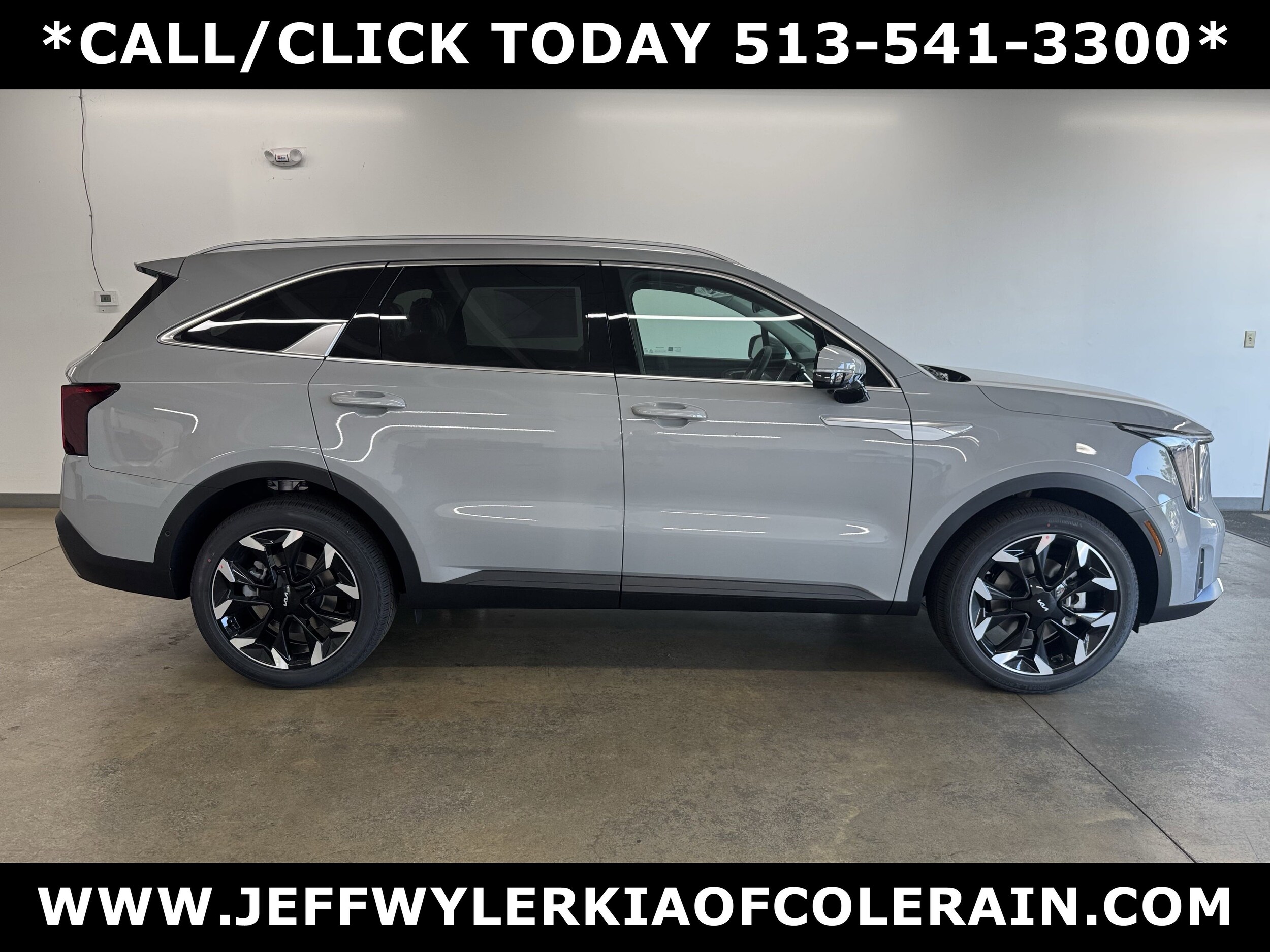 2025 Kia Sorento SX photo 2