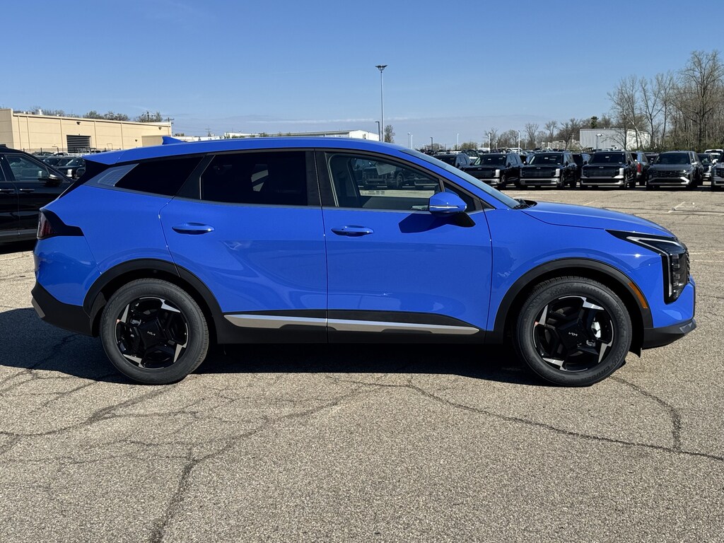 New 2026 Kia Sportage EX SUV
