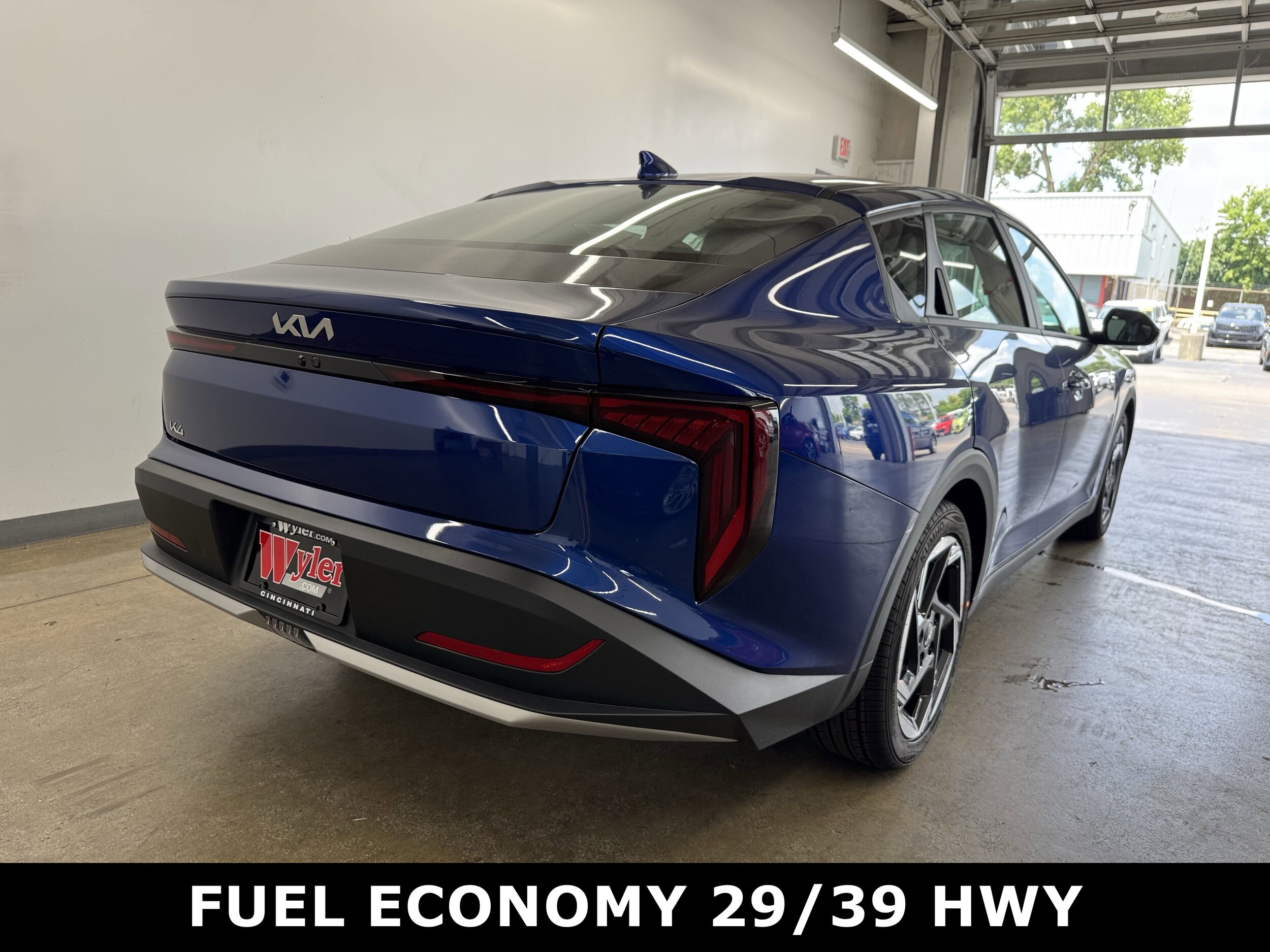 2025 Kia K4 EX photo 3