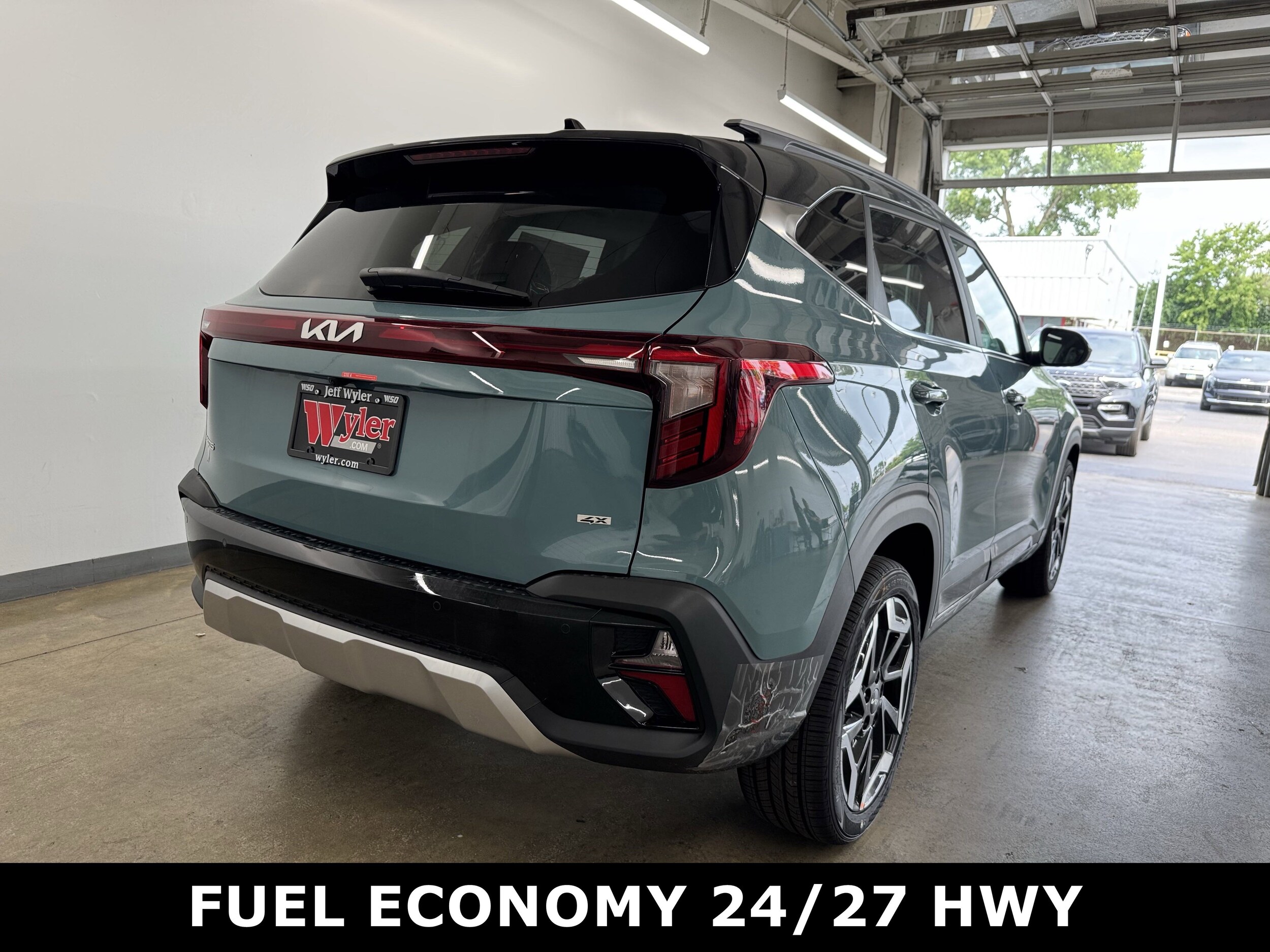 2026 Kia Seltos SX photo 3