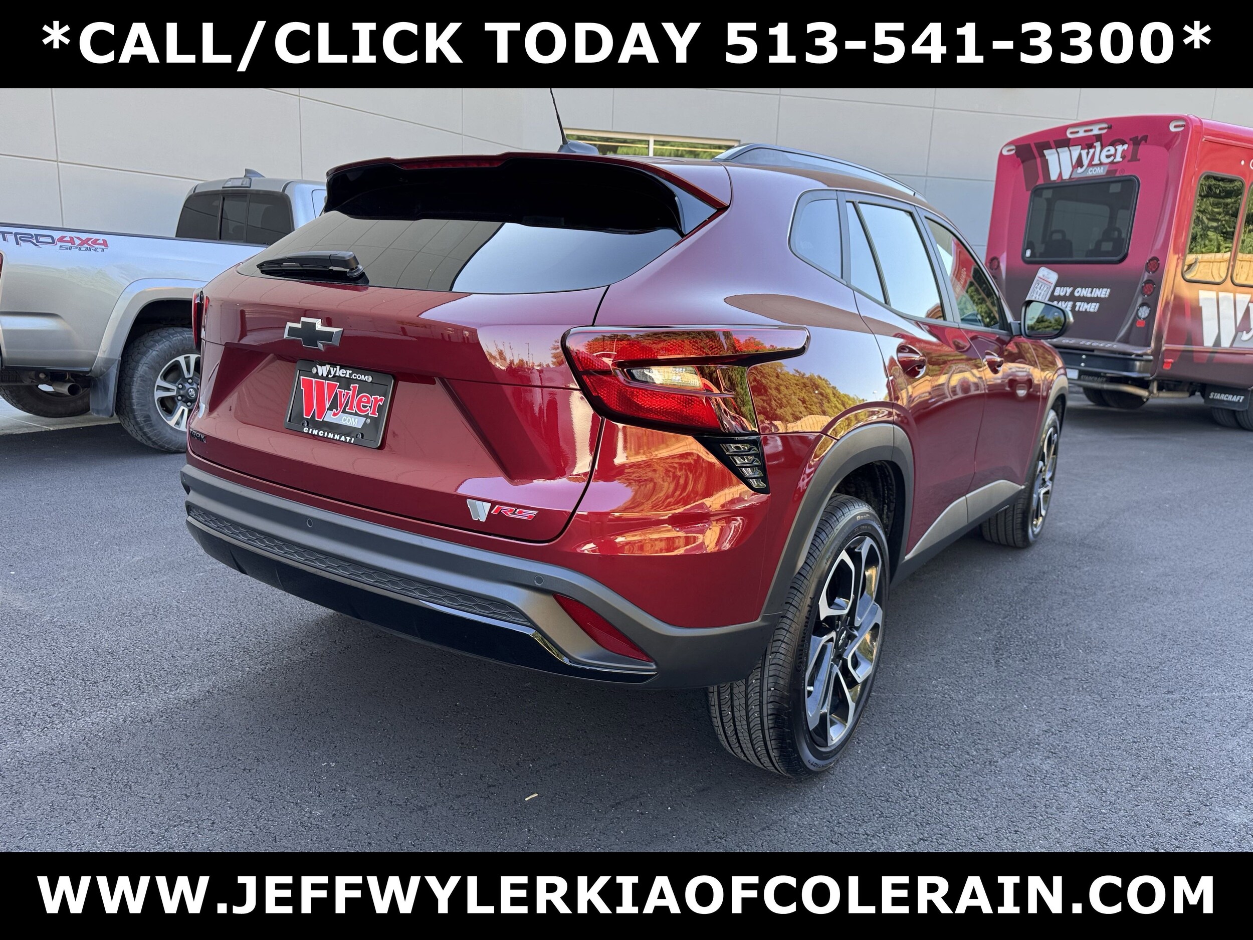 2025 Chevrolet Trax photo 2