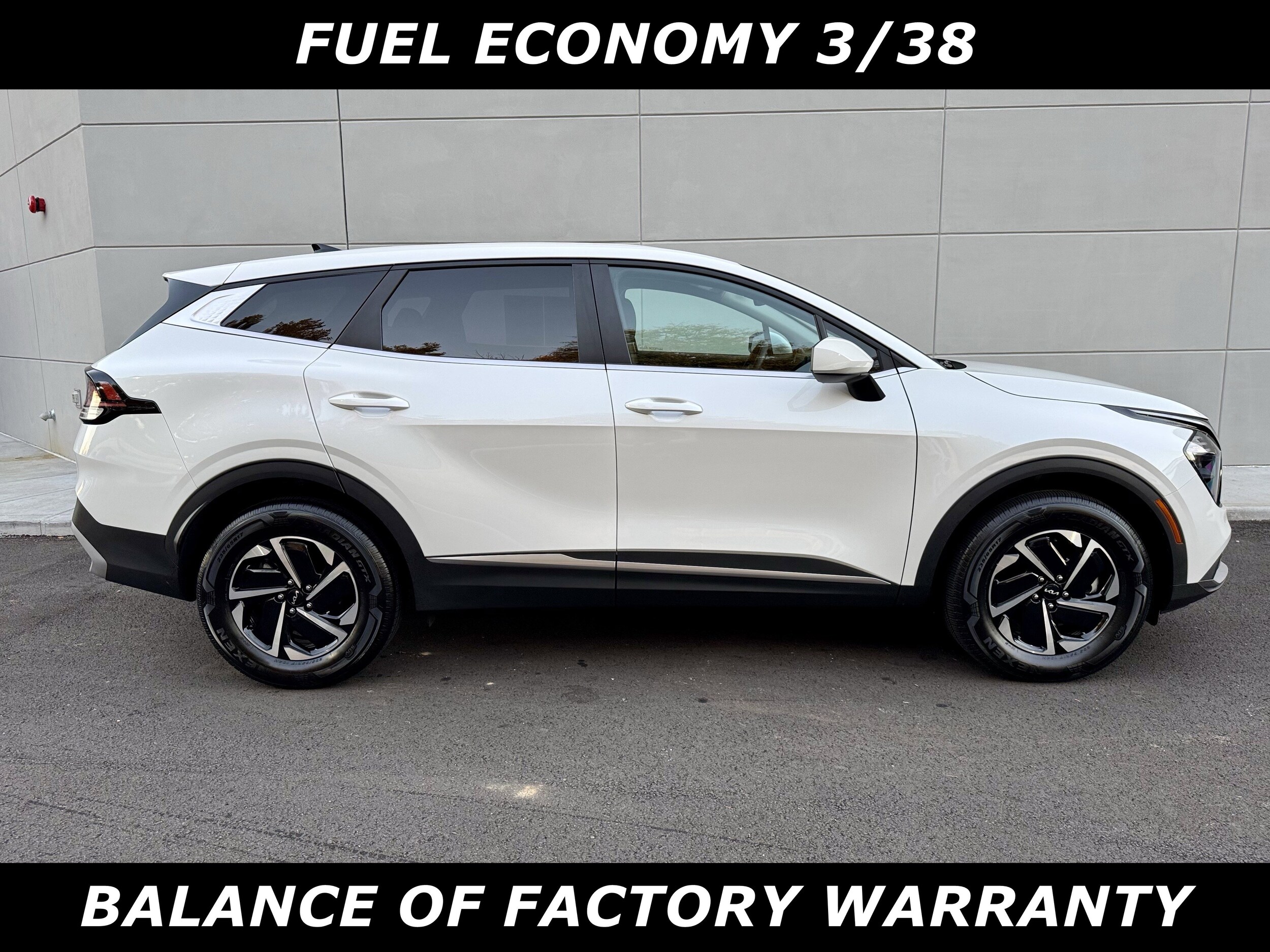 2023 Kia Sportage Hybrid LX photo 2