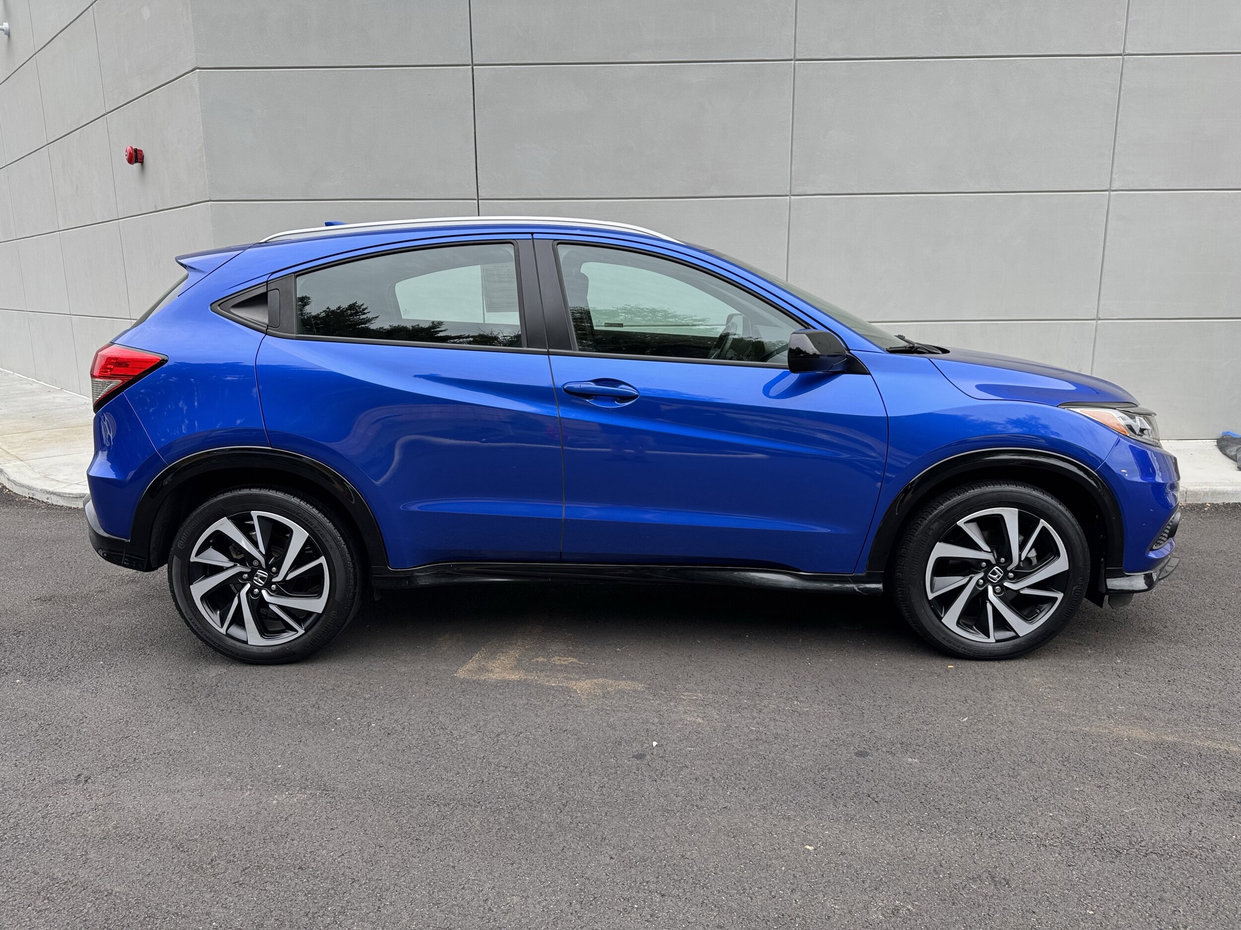 2019 Honda HR-V Sport photo 2