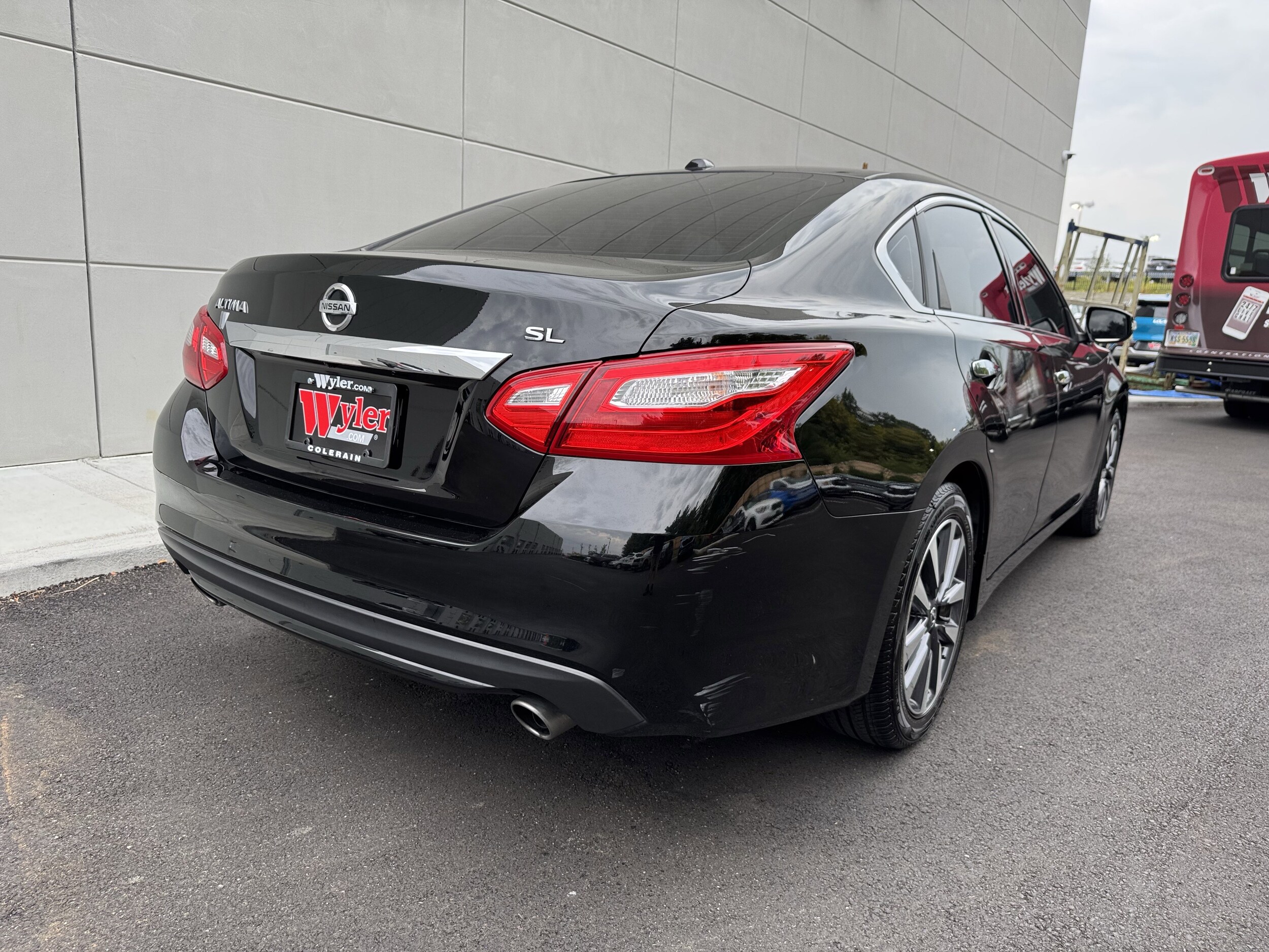 2017 Nissan Altima 2.5 SL photo 3
